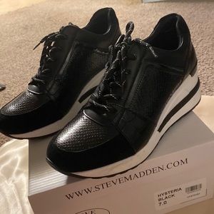 Steve madden women tennis shoes / sneakers